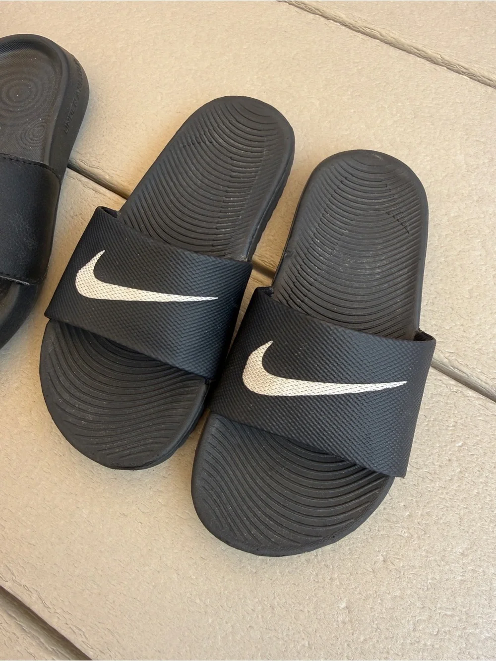 Nike classic slip